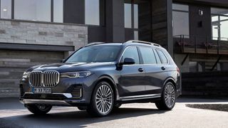 Bewohner von Metropolen mit über 500.000 Einwohnern befürworten eher ein Fahrverbot von großen Pkw und SUV in den Innenstädten als Menschen, die in kleineren Städten leben. (Bild: BMW)