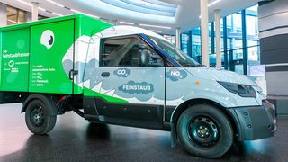 Wirklich sauber: Der Streetscooter mit Feinstaubfilter soll emissionsfrei unterwegs sein. (Benjamin Stollenberg, Mann+Hummel)