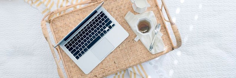 B2B Kunden erwarten von einem Corporate Blog vor allem relevante Inhalte: Tipps, Ideen und Ratschläge für den Business-Alltag, Brancheninformationen sowie Studien und Erfahrungsberichte. B2B Kunden erwarten von einem Corporate Blog vor allem relevante Inhalte: Tipps, Ideen und Ratschläge für den Business-Alltag, Brancheninformationen sowie Studien und Erfahrungsberichte.