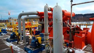 Recherchen von Spiegel und ZDF haben eine Verbindung zwischen der Wintershall-Gasförderung und russischen Kampfflugzeugen enthüllt. (Bild: gemeinfrei)