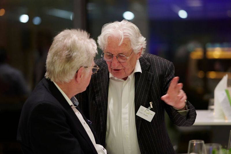 Impressionen vom ELEKTRONIKPRAXIS Frühlingsfest 2023 im Ketterer Kunst mit der Verabschiedung von Johann Wiesböck.  (Bild: © EYE AM CHRIS)