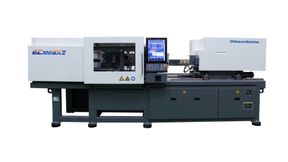Eine vollelektrische Spritzgießmaschine der Serie EC100SXIII produziert auf der Fakuma im Live-Betrieb eine Visitenkartenbox aus Polypropylen. (Bild: Shibaura Machine LWB)