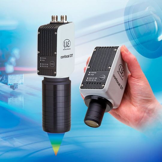 Das platzsparende IP65-Gehäuse der konfokalen Kompaktsensoren ermöglicht eine schnelle Integration in Anlagen und Maschinen, da kein Lichtwellenleiter benötigt wird. (Bild:  Micro-Epsilon)