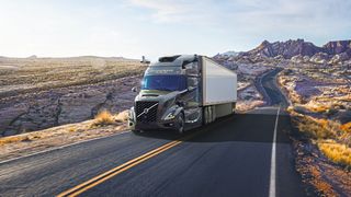 Volvo hat einen Langstrecken-Lkw (VNL) mit serienreifem Fahrsystem nach Level 4 angekündigt. (Bild: Volvo)