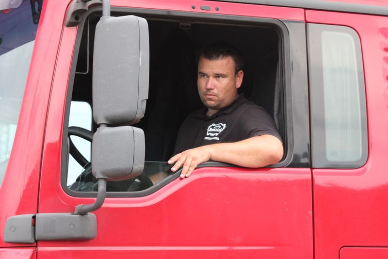 Von den Kollegen im Lkw wird volle Konzentration abverlangt. (Bild: Weber)
