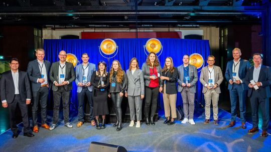 Der Maxus-Importeur Maxomotive zeichnete in diesem Jahr acht Händler für besonderes Engagement aus.(Bild:  Udo Geisler)