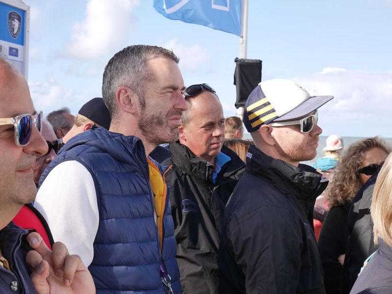 Arno Sauter,Visutec, Cord Föge, VAV Medientechnik und Sven Guse, Guselux, hören gespannt zu  (BenQ)