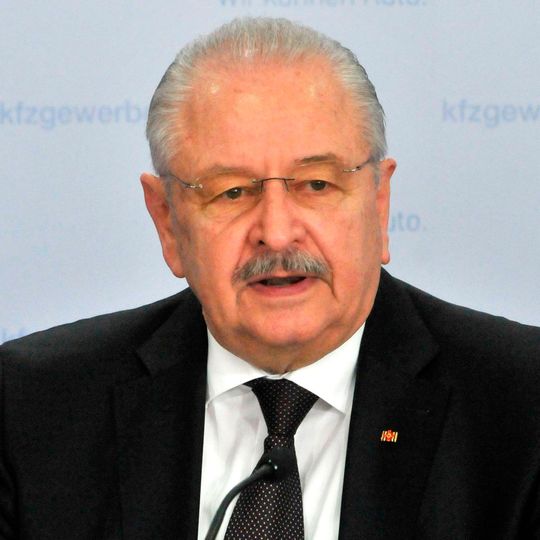 ZDK-Präsident Jürgen Karpinksi sieht die Grünen mit dem Tempolimit-Vorstoß "mit Vollgas ins Sommerloch" brettern.(Bild:  Zietz)