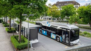 Der Nahverkehr mit Bus und Bahn soll bei der Verkehrswende eine wichtige Rolle spielen. Allerings fehlen die Fahrer.  (Bild: Solaris)