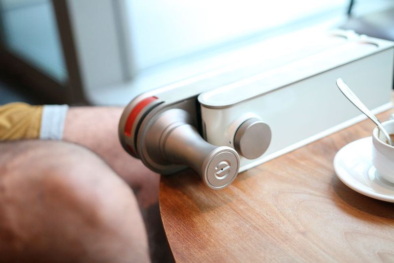 Die Ingenieure haben bereits einen funktionstüchtigen Prototyp entwickelt. Dieser wiegt 3,5 kg und kann an einem Gelenk in der Mitte zusammengeklappt werden. Die Fahrer sollen das Gerät so einfach im Rucksack verstauen können. (TU München)