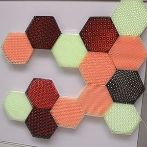 Auch Lichtkonzepte lassen sich mit den Lattice-Strukturen einfach umsetzen. (Bild:  Simone Käfer)