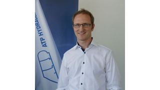 Heinrich Schwerzmann übergibt die Geschäftsleitung von ATP Hydraulik an André Schwerzmann (r.) (ATP Hydraulik)