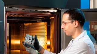 Roboze hat seinen 3D-Drucker Argo 500 mit Automatisierungstechnik von B&R ausgestattet. So gelinge die Additive Fertigung in bisher unerreichter Präzision. (Bild: Roboze)