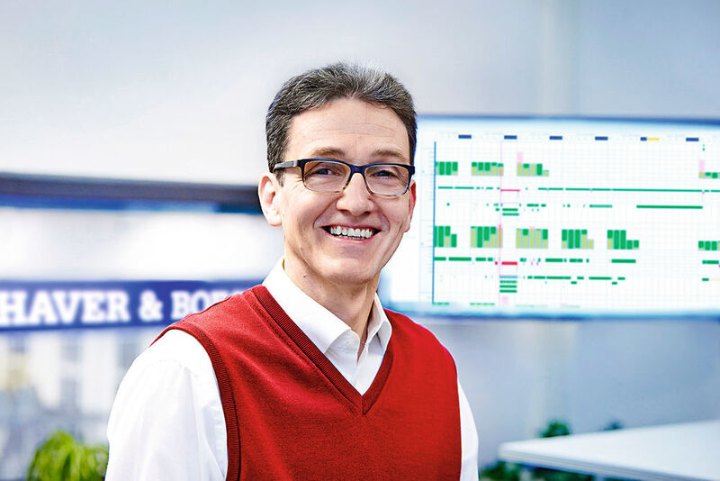 Dipl.-Ing. (FH) Andreas Bauer, Produktionsleiter der Maschinenfabrik Haver & Boecker: „Wir haben eine hohe Transparenz in der Fertigung und können agieren, anstatt zu reagieren.“ (Industrie Informatik)