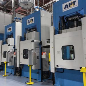AP&T hat eine vollautomatische und integrierte Produktionsanlage für Aesculap zur Herstellung von Sterilbehältern für chirurgische Instrumente und sonstige Operationsgeräte entwickelt.