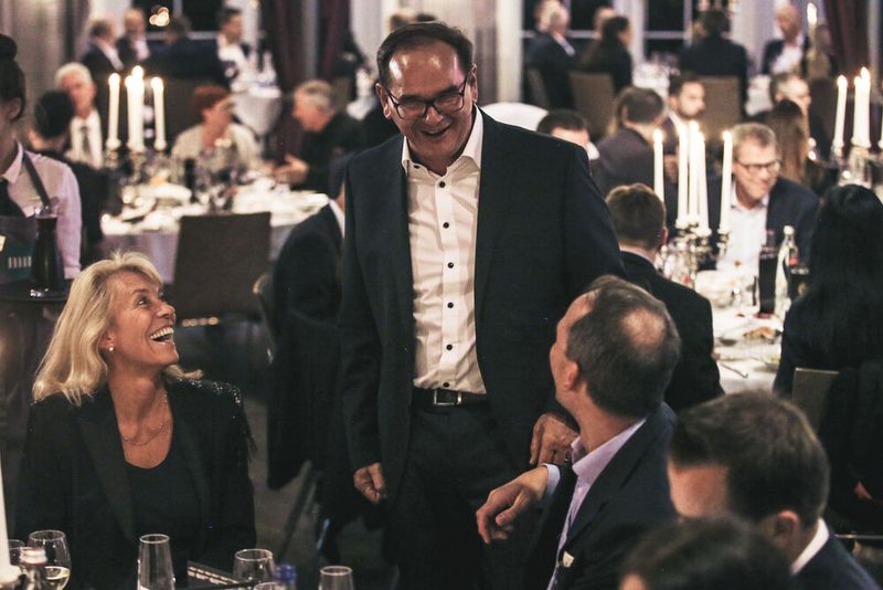 Werner Nieberle, Geschäftsführer der Vogel IT-Medien, fand ebenfalls Zeit für das ein oder andere persönliche Gespräch. (Bild: artful rooms / VIT)