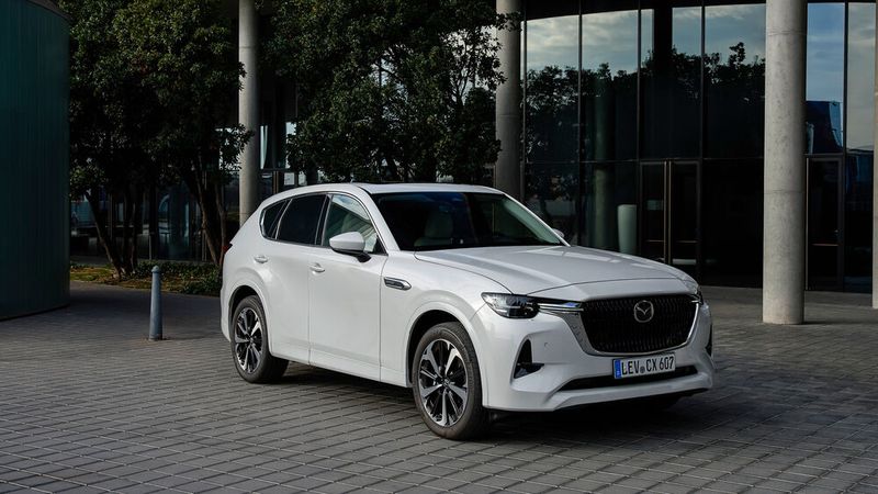 Neu ist die Außenfarbe Rhodium White Premium Metallic. (Bild: Mazda)