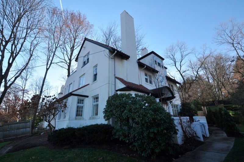 Das ehemalige Wohnhaus von Fessenden in Massachusetts. (Bild: NewtonMA FessendenHouse front / Magicpiano / CC BY-SA / Wikimedia Commons)