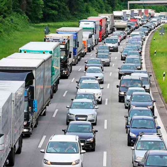 Die Anzahl von IOPS ist durch viele physikalische Beschränkungen limitiert.(Bild:  Stock.adobe.com)