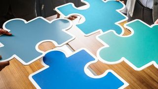 „Forming, Storming, Norming and Performing“ - mit der richtigen Strategie zur passenden Cloud-Architektur. (gemeinfrei (rawpixel / pixabay))