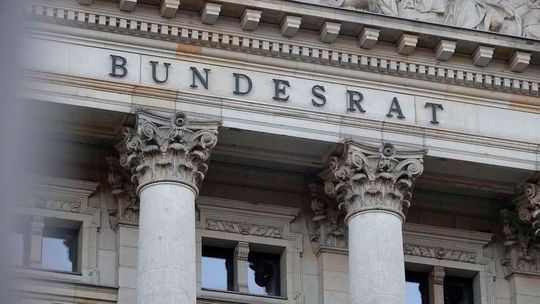 Der Bundesrat hat letzte Woche dem Wachstumschancengesetz zugestimmt. Doch von den einst rund 7 Milliarden Euro Hilfe für diverse Sektoren in Deutschland bleiben jetzt nur noch 3,2 Milliarden übrig. Experten befürchten, dass das nur eine marginale Hilfe werden wird ...(Bild:  B. Zweschgermann)