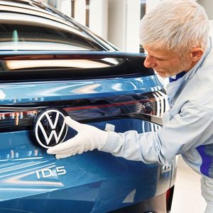 VW steckt in der Krise. Erstmals seit 30 Jahren könnte es zu betriebsbedingten Kündigungen und Werksschließungen kommen. Doch wie sind die zehn Standorte in Deutschland bisher aufgestellt? Ein Überblick.(Bild:  Volkswagen AG)