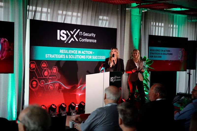Das Team der Vogel IT-Akademie und die Redaktion von Security-Insider bedanken sich bei allen Teilnehmern in München und wünschen viel Spaß bei der ISX Conference in Hamburg, Düsseldorf, Frankfurt und online! (Bild: Vogel IT-Akademie)