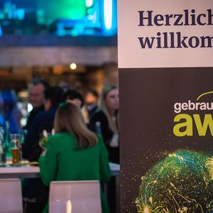 Endlich wieder live: Der Gebrauchtwagen Award 2022 wurde am 26. April - wie gewohnt - im der Eventlocation Bürgerbräu in Würzburg verliehen.(Bild:  Stefan Bausewein)