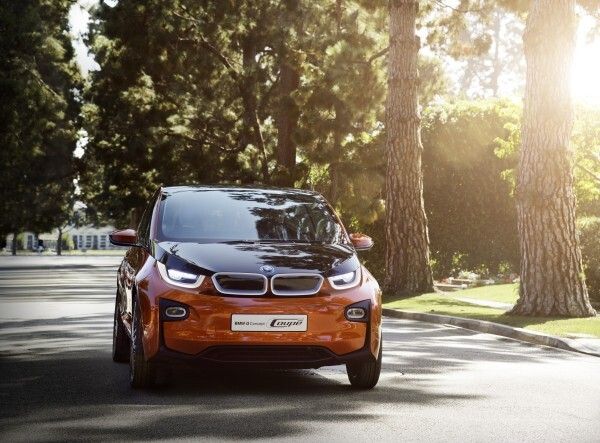 Das BMW i3 Concept Coupé ist das erste vollständig vernetzte Elektrofahrzeug der Welt (Bild: BMW Group)