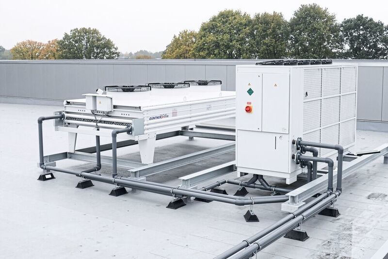 Die auf dem Dach platzierten Freikühler arbeiten bei bis zu 14 °C Außentemperatur mit 100 % ihrer Leistung. (Sputnik GmbH / Maik Porsch)