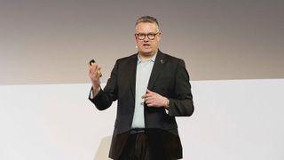 Henning Hamann von der Kanzlei Voigt zeigt die rechtlichen Fallstricke für Werkstätten beim Thema Reparatur von Leasingfahrzeugen auf. (Bild: stefan bausewein)