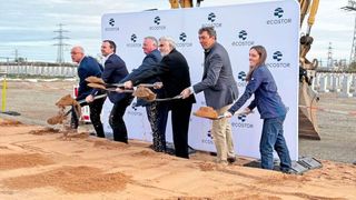 Beim Spatenstich (von links nach rechts): Bernd Schneider, Bereichsleiter Anschlusserrichtung 50Hertz Transmission GmbH, Georg Gallmetzer, Geschäftsführer Eco Stor, René Zok, Bürgermeister Staßfurt, Prof. Dr. Armin Willingmann, Minister für Wissenschaft, Energie, Klimaschutz und Umwelt des Landes Sachsen-Anhalt, Urban Windelen, Bundesgeschäftsführer Bundesverband Energiespeicher Systeme e.V., und Jehan Long, Projektmanagerin bei Eco Stor. (Bild: Eco Stor)