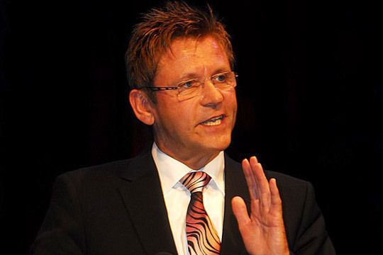 ZDK-Vize Wilhelm Hülsdonk lobte den Zusammenhalt des Kfz-Gewerbes und kritisierte die „Trittbrett-Fahrer“: Es könne nicht sein, das Betriebe ohne Innungsmitgliedschaft von den Leistungen der Verbandsorganisation profitieren. (Archiv: Vogel Business Media)