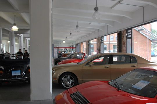Auf 220 Quadratmetern werden vorerst drei Fahrzeuge präsentiert. (Archiv: Vogel Business Media)