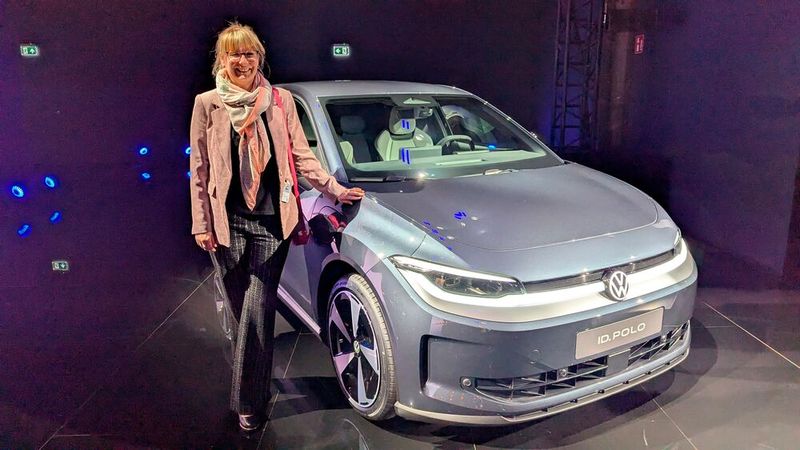 Der ID.Polo ist der erste elektrische Polo und markiert die siebte Generation des mehr als 20 Millionen Mal verkauften Bestsellers. Die Einstiegsvariante startet bei einem Preis von 24.995 Euro. (Bild: Dirk Kunde)