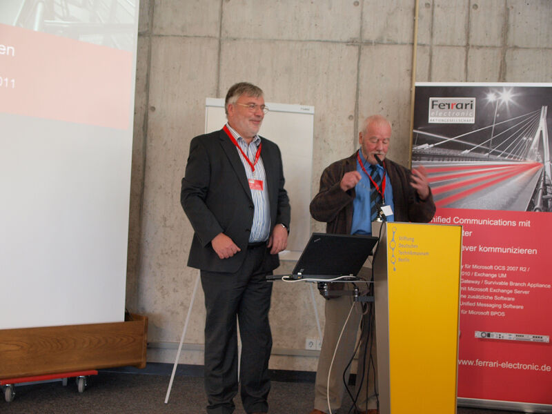 Johann Deutinger und Dr. Hartmut Fetzer (beide Vorstand Ferrari Electronic) begrüßen die Teilnehmer. (Archiv: Vogel Business Media)