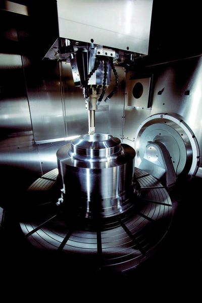Bild 3: Die maximale Tischbelastung des neuen Dreh-/Fräszentrums C 50 U MT dynamic beträgt 1000 kg. Bild: Hermle (Archiv: Vogel Business Media)