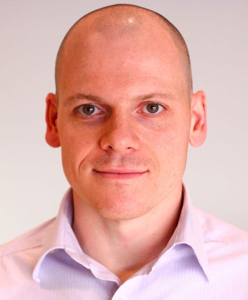 „Smartphone & Co. – der schmale Grat zwischen mobiler Freiheit und gefährlichem Datenverlust“ ist der Titel der Keynote von John Schier, Security Advisor bei Sophos Lab. Der Mobile-Security-Experte wird neben seinem Vortrag auch einen Live- und Bluetooth-Hack zeigen. (Bild: Sophos)
