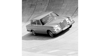 Steiler Zahn: Der 300 SEL 6.3 markierte für Mercedes-Benz eine neue Ära – nämlich die des Baus sportlicher Limousinen. (Daimler AG)