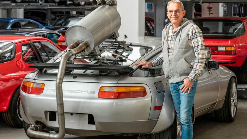 Harald Mann: „Für die Testfahrten brauchte es in erster Linie viel Leistung im unteren Drehzahlbereich. 924 und 944 schieden aus, ein 911 war zu laut. Es war wichtig, die Geräusche des Fahrzeugs so gut wie möglich zu minimieren.(Bild:  Porsche)