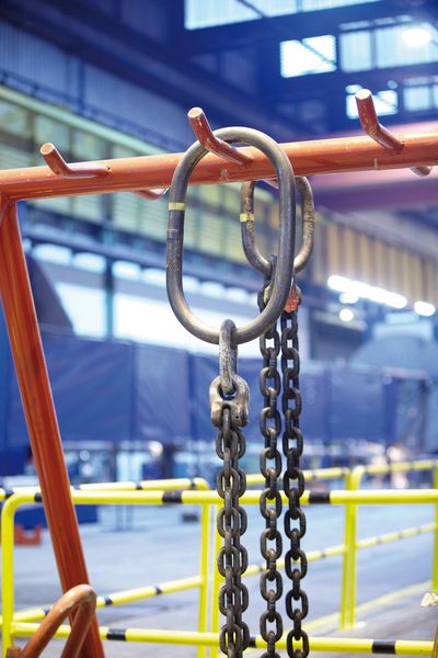 Noch sicher? Demag will die Lastaufnahmemittel kontrollieren. (Bild: Demag)