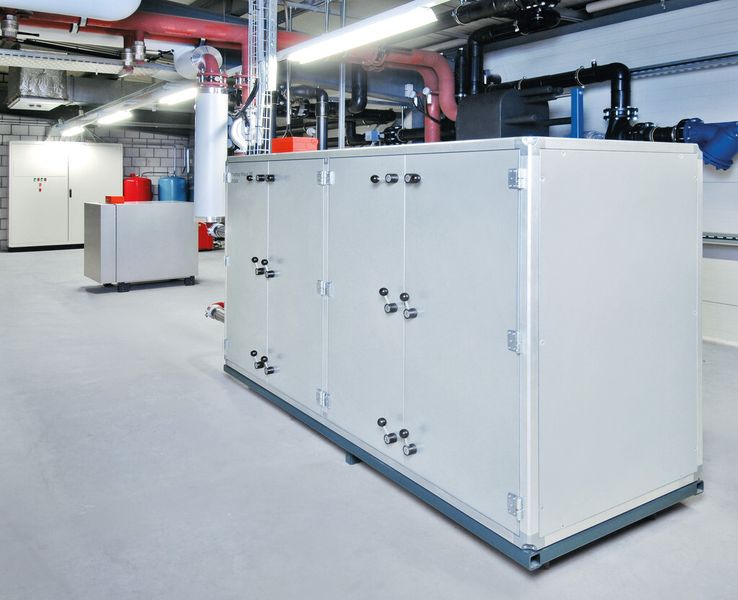 Die neue Wärmepumpe Vitocal 300-W Pro nutzt Grund- oder Oberflächenwasser als Wärmequelle und leistet bis zu 290 kW. Bis zu 1450 kW sind durch Kaskadenschaltung mehrerer Geräte möglich. (Bild: Viessmann)