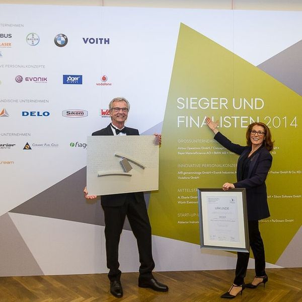 Gewinner in der Kategorie Mittelstand: Dr. Wolf-Dietrich und Sabine Herold, geschäftsführende Gesellschafter von Delo. (Bild: Dirk Beichert Business Photo)
