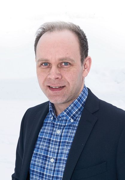 „Der Hersteller wollte eine flexible Produktionslösung, die sehr hohe Effizienz und niedrige Umrüstzeiten ermöglicht“, sagt Sølvar Flatmo, CSO von Intek Engineering.  (Omron)