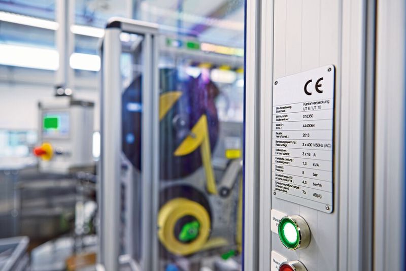 Bild 4: CE-Kennzeichnung einer Maschine. (Bild: Phoenix Contact)