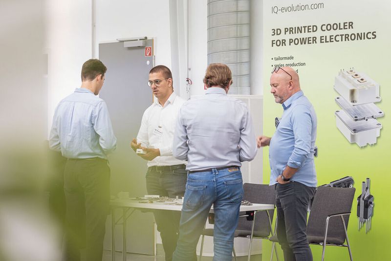 Unter dem Motto „Power of Electronics” versammelten wir am 18. und 19. Oktober 2022 sechs Elektronikkonferenzen in Würzburg: Entwicklerforum Leistungselektronik, DC/DC-Wandler-Tag, Schaltnetzteiletag, Batteriepraxis Forum, Praxisforum Elektrische Antriebstechnik und Cooling Days. Auch 2023 findet Power of Electronic statt. Merken Sie sich bereits jetzt den Termin vor: 17. bis 18. Oktober 2023.  (Bild: Stefan Bausewein )