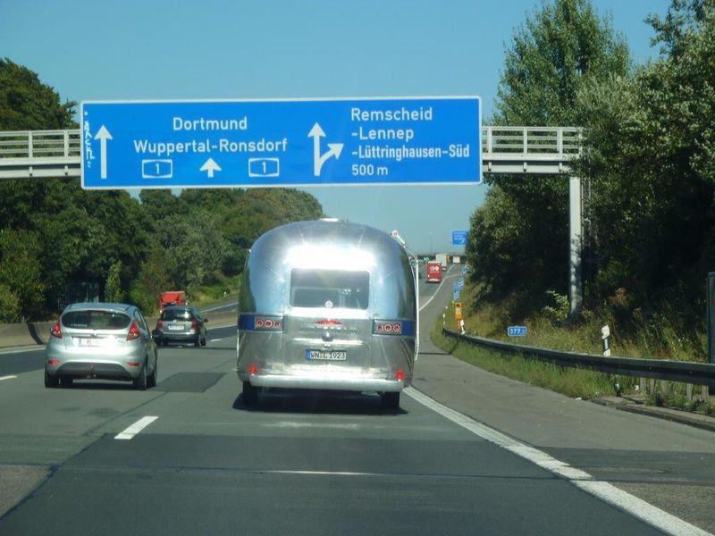 Die Lütze LSC-Airstream Roadshow auf Tour. (Lütze)