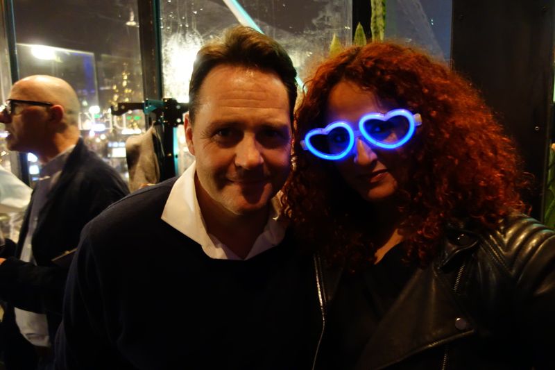 Wenn Markus Hollerbaum, S&K, und Besa, IT-BUSINESS, zusammen feiern, leuchtet es immer! (Bild: IT-BUSINESS)