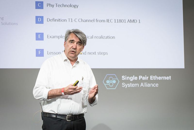 Steckverbinderkongress 2023 Tag 2: Kongress mit Trendthemen von PCF über DC-Steckverbinder, Hybridsteckverbinder, Qualifizierung, Single Pair Ethernet, Hands-on Workshops bis zu 3D-Druck und Konfektionierung. (Bild: Stefan Bausewein)