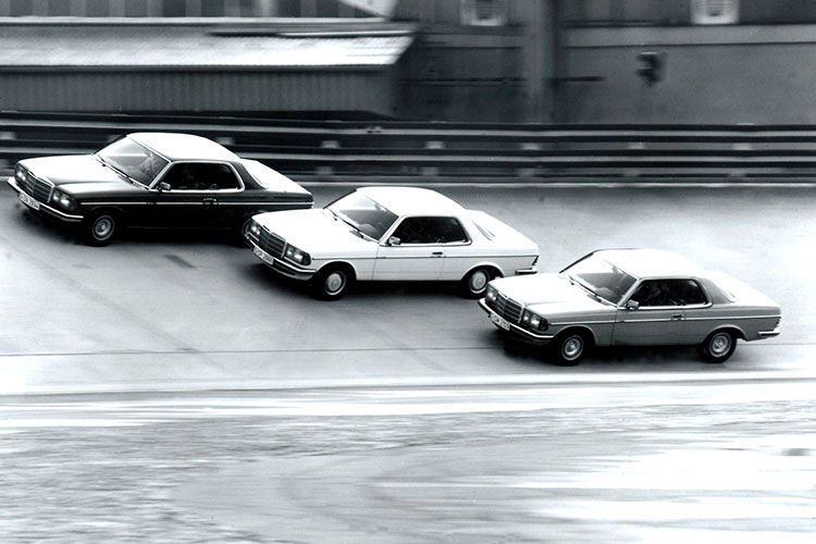 1977 feierten die drei Hardtop-Coupévarianten 230 C, 280 C und 280 CE Premiere. (Foto: Daimler)